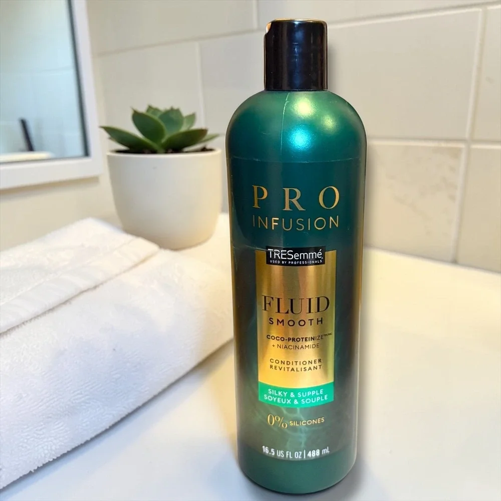 TRESemme Pro Infusion Fluid Smooth Conditioner‎ Niacinamide 16.5oz Silicone Free